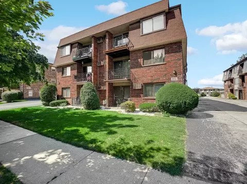 9832 Nottingham Ave #17, Chicago Ridge, IL 60415