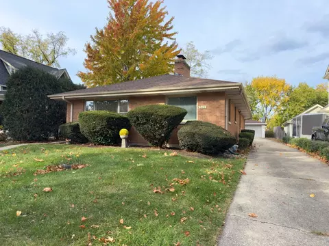 548 Elm St, Glen Ellyn, IL 60137