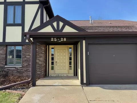 25 Crystal Ct #D1, Pontiac, IL 61764