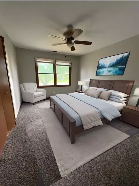 Bedroom - 674 E Algonquin Rd, Des Plaines, IL 60016 photo 4 of 5