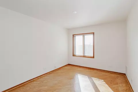 Bedroom - 1685 Mill St #605, Des Plaines, IL 60016 photo 1 of 3