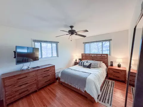 Bedroom - 450 E Park Ave, Elmhurst, IL 60126 photo 1 of 2