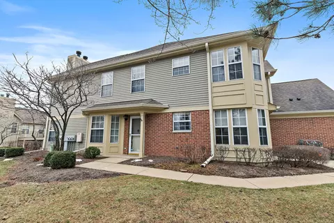 500 Pembrook Ct S #A, Crystal Lake, IL 60014