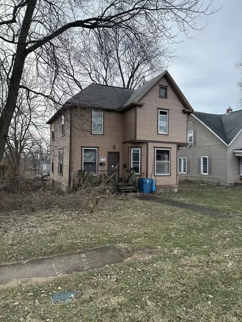 208 E Timber St, Pontiac, IL 61764