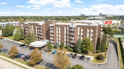 2201 S Grace St #305, Lombard, IL 60148
