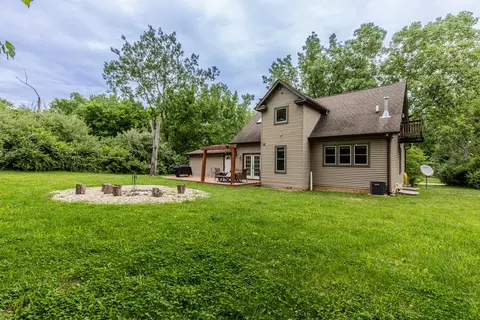 Exterior - 8 Birch Dr, Putnam, IL 61560 photo 5 of 7