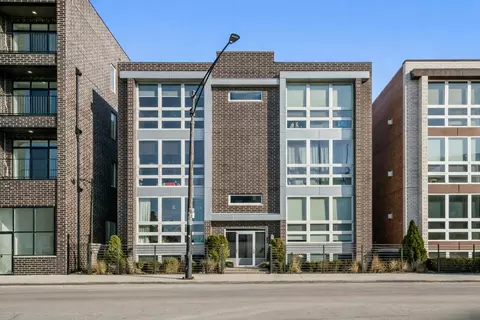 3215 N Elston Ave #1N, Chicago, IL 60618