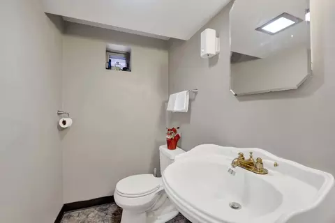 Bath - 5265 W Devon Ave, Chicago, IL 60646 photo 2 of 2