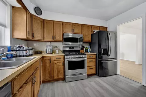 Kitchen - 5265 W Devon Ave, Chicago, IL 60646 photo 2 of 2