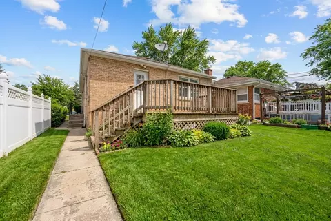 Exterior - 5265 W Devon Ave, Chicago, IL 60646 photo 1 of 5