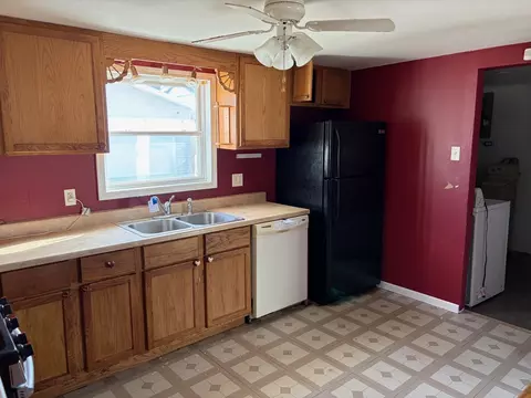 Kitchen - 3543 William St, Steger, IL 60475 photo 1 of 3