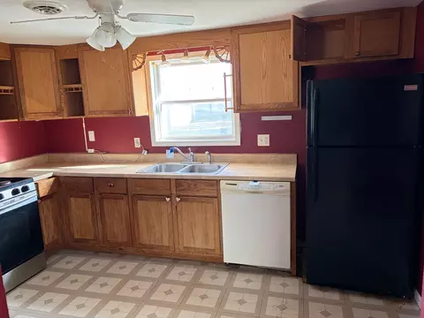 Kitchen - 3543 William St, Steger, IL 60475 photo 2 of 3