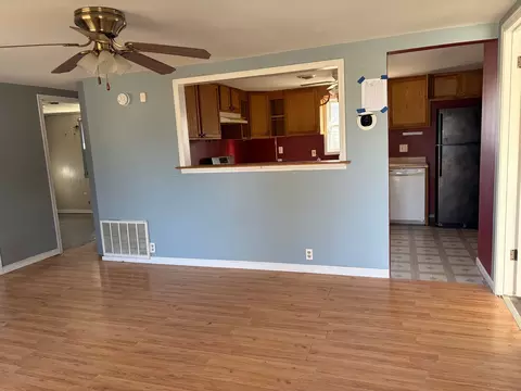 Living - 3543 William St, Steger, IL 60475 photo 1 of 3