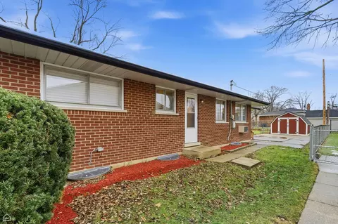 Exterior - 110 Westmere Rd, Des Plaines, IL 60016 photo 3 of 3