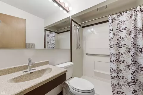 Bath - 110 Westmere Rd, Des Plaines, IL 60016 photo 1 of 2