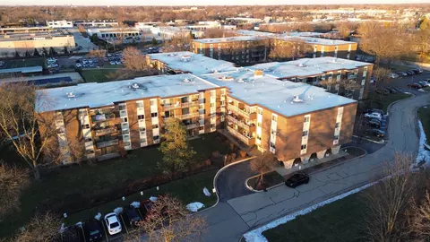 1321 S Finley Rd #419, Lombard, IL 60148