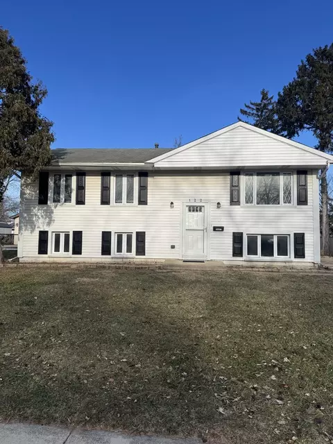 122 Ambassador Ave, Romeoville, IL 60446