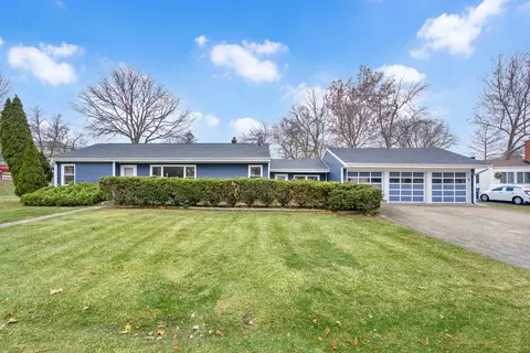 5522 Pershing Ave, Downers Grove, IL 60515