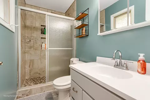 Bath - 305 Prospect Ave, Dwight, IL 60420 photo 2 of 2