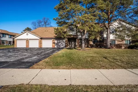 1630 W Pheasant Trail Dr #2, Arlington Heights, IL 60004