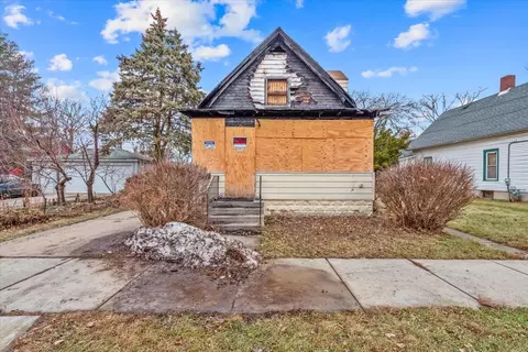 412 Jay St, Elgin, IL 60120