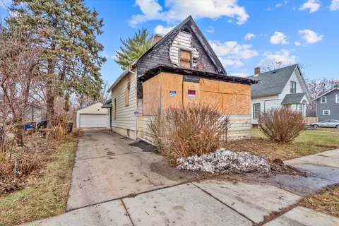 Exterior - 412 Jay St, Elgin, IL 60120 photo 2 of 5
