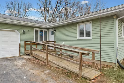 10 E Locust St, Ashmore, IL 61912 photo 2