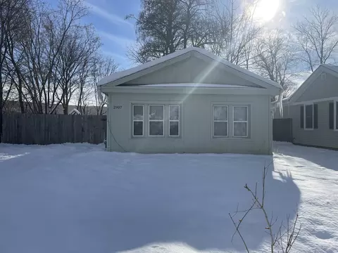 2907 W Il Route 120 Rd, Mchenry, IL 60051