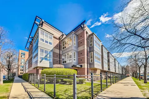 45 E 23rd St, Chicago, IL 60616