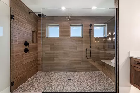 Bath - 12021 S Stallion Dr, Plainfield, IL 60585 photo 1 of 2