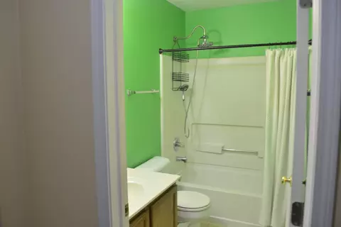 Bath - 2068 Norwich Dr, Bartlett, IL 60103 photo 3 of 3