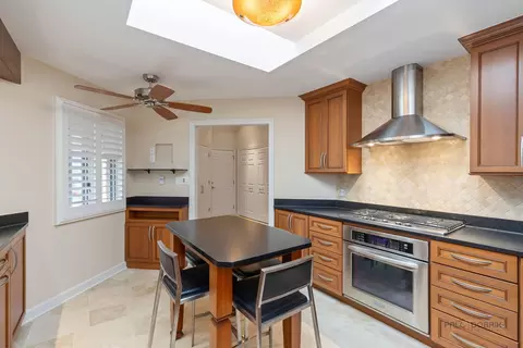 Kitchen - 1742 Pebble Beach Dr, Hoffman Estates, IL 60169 photo 2 of 3