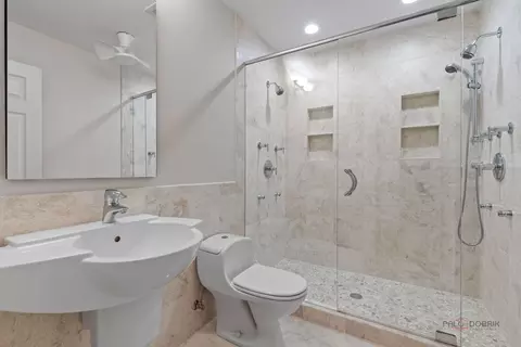Bath - 1742 Pebble Beach Dr, Hoffman Estates, IL 60169 photo 3 of 5