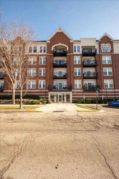 7757 Van Buren St #204, Forest Park, IL 60130