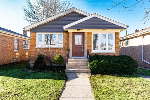 2402 N 77th Ct, Elmwood Park, IL 60707