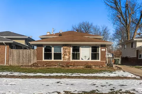 1134 E 152nd St, Dolton, IL 60419