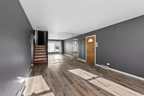 Entry Way - 1134 E 152nd St, Dolton, IL 60419 photo 1 of 2