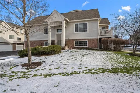 3390 Cameron Dr, Elgin, IL 60124