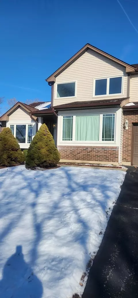 1492 Eliot Trl, Elgin, IL 60120