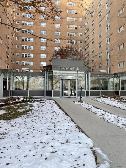 4960 N Marine Dr #1412, Chicago, IL 60640