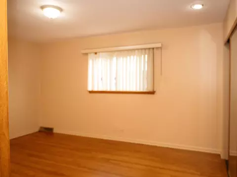 Bedroom - 9404 Hamlin Ave, Des Plaines, IL 60016 photo 1 of 4