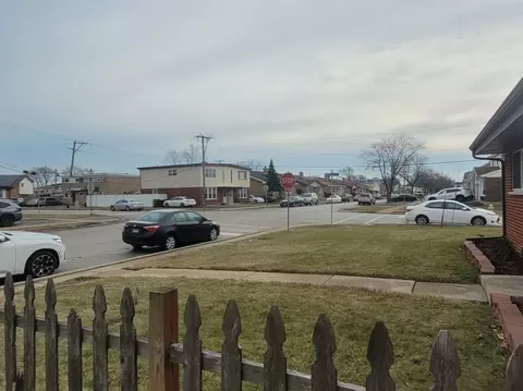 Exterior - 9404 Hamlin Ave, Des Plaines, IL 60016 photo 13 of 13