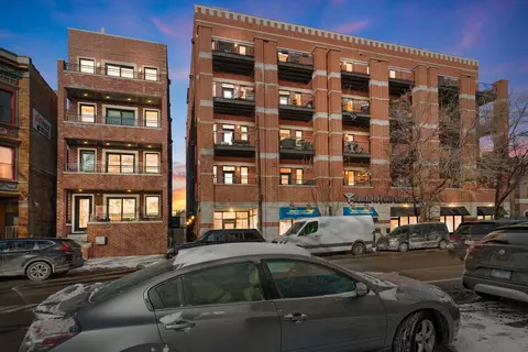 2222 W Belmont Ave #203, Chicago, IL 60618