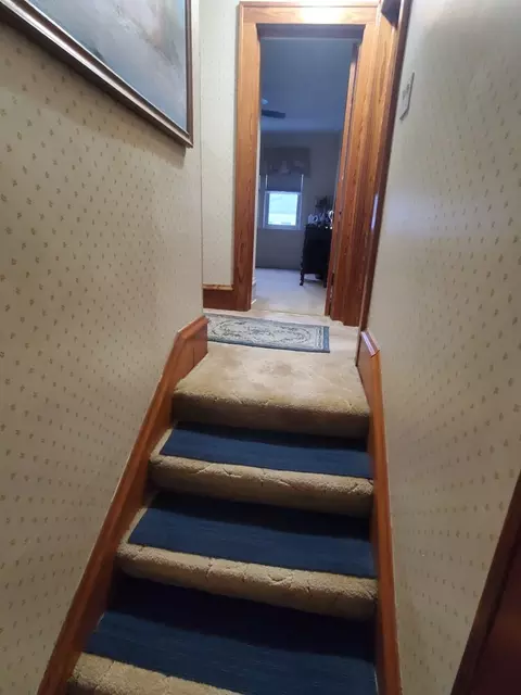 Entry Way - 457 Arlington Ave, Elgin, IL 60120 photo 4 of 7