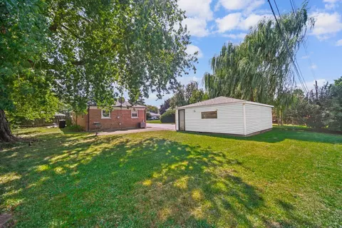 Exterior - 6404 W 85th Pl, Burbank, IL 60459 photo 2 of 3