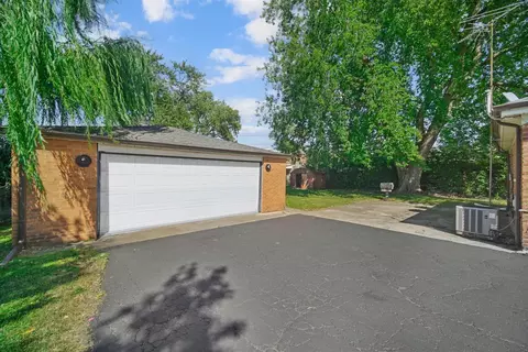 Other - 6404 W 85th Pl, Burbank, IL 60459 photo 2 of 6
