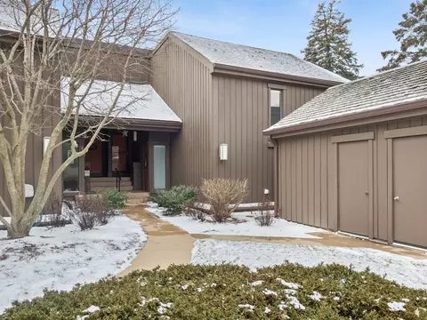 276 Old Barn Rd #276-B, Barrington, IL 60010