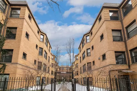 7637 N Greenview Ave #2W, Chicago, IL 60626