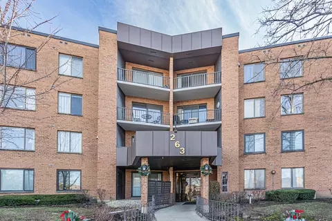 263 S Clubhouse Dr #110, Palatine, IL 60074