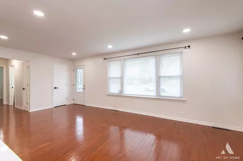 520 Spring St, Roselle, IL 60172 photo 8